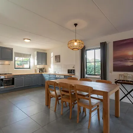 Holiday home De Buitenplaats 42