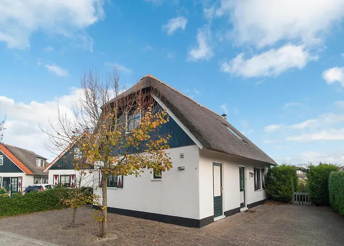 Holiday home De Buitenplaats 42 *