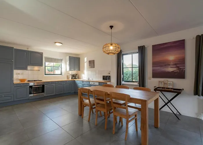 Holiday home De Buitenplaats 42